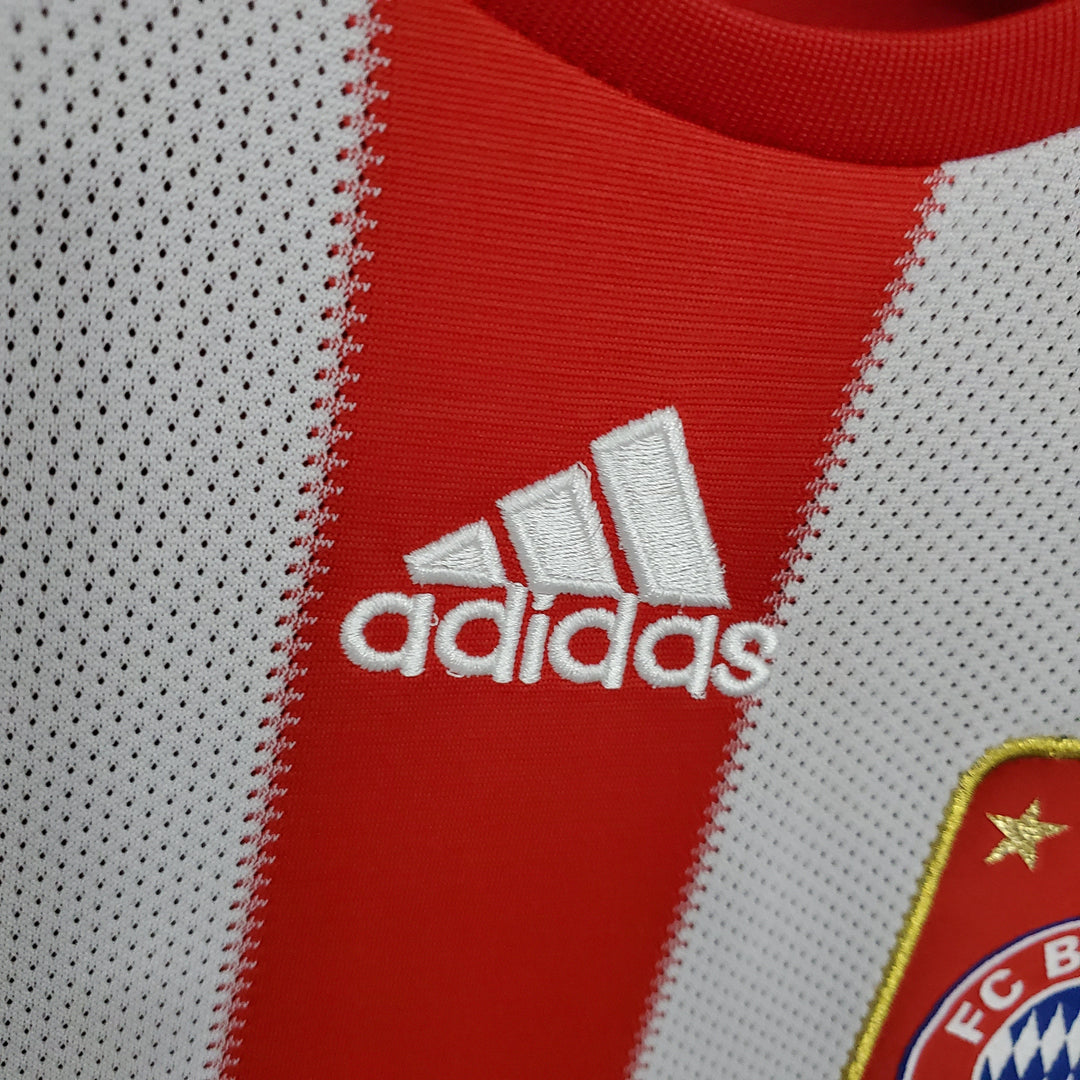 BAYERN MÜNCHEN 2010 - 2011 KOTIPAITA