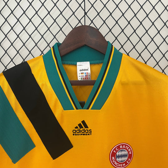 BAYERN MÜNCHEN 1994 - 1995 VIERASPAITA