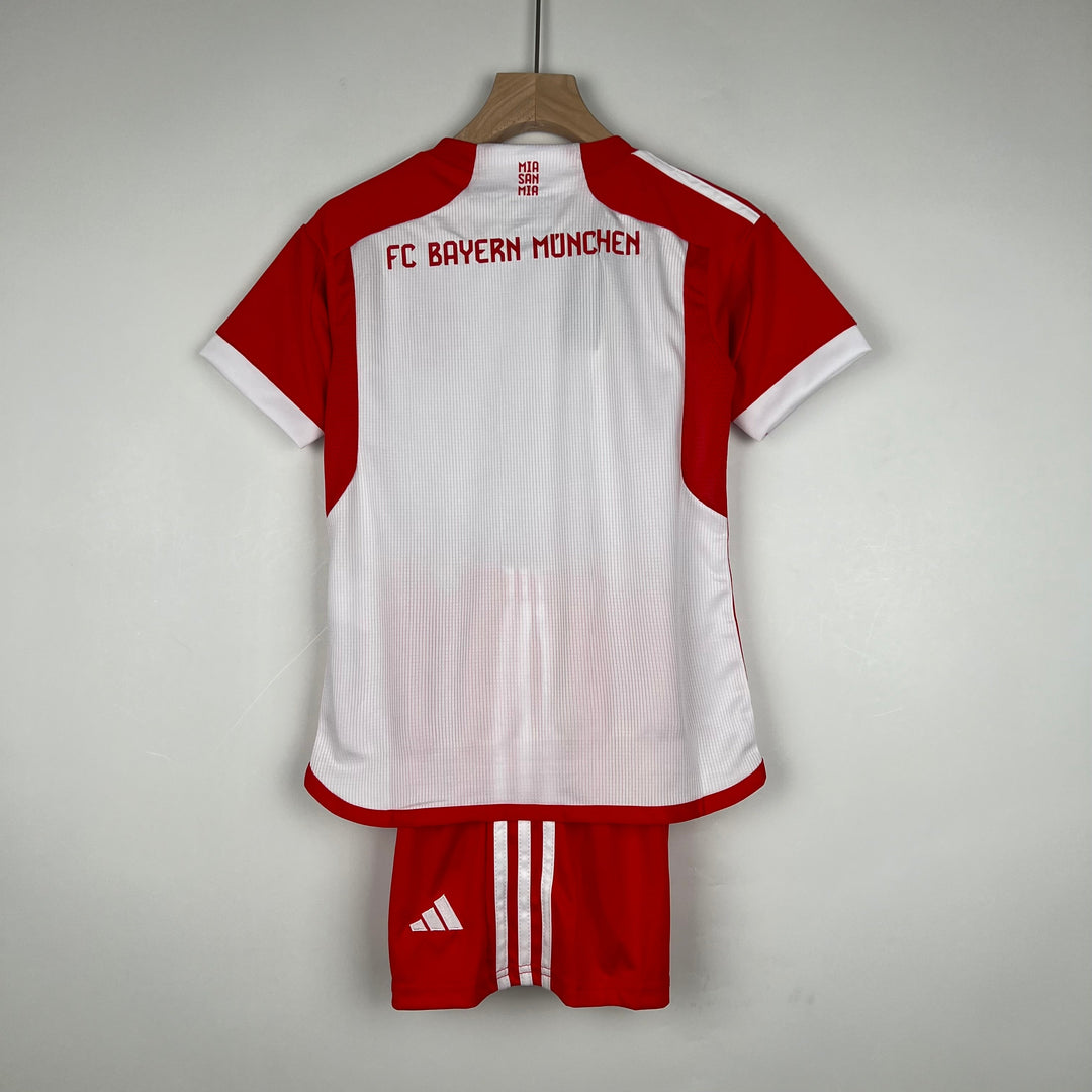 BAYERN MÜNCHEN 2023 - 2024 KOTIPAITA LAPSET