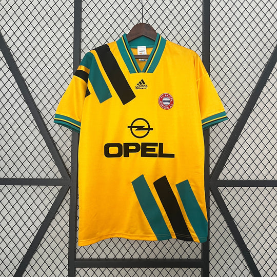BAYERN MÜNCHEN 1994 - 1995 VIERASPAITA