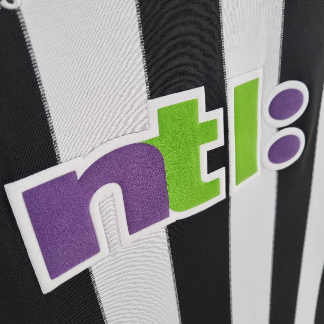 NEWCASTLE 2000 - 2001 KOTIPAITA