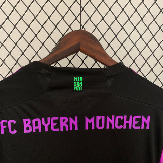 BAYERN MÜNCHEN 2023 - 2024 VIERASPAITA PITKÄHIHAINEN