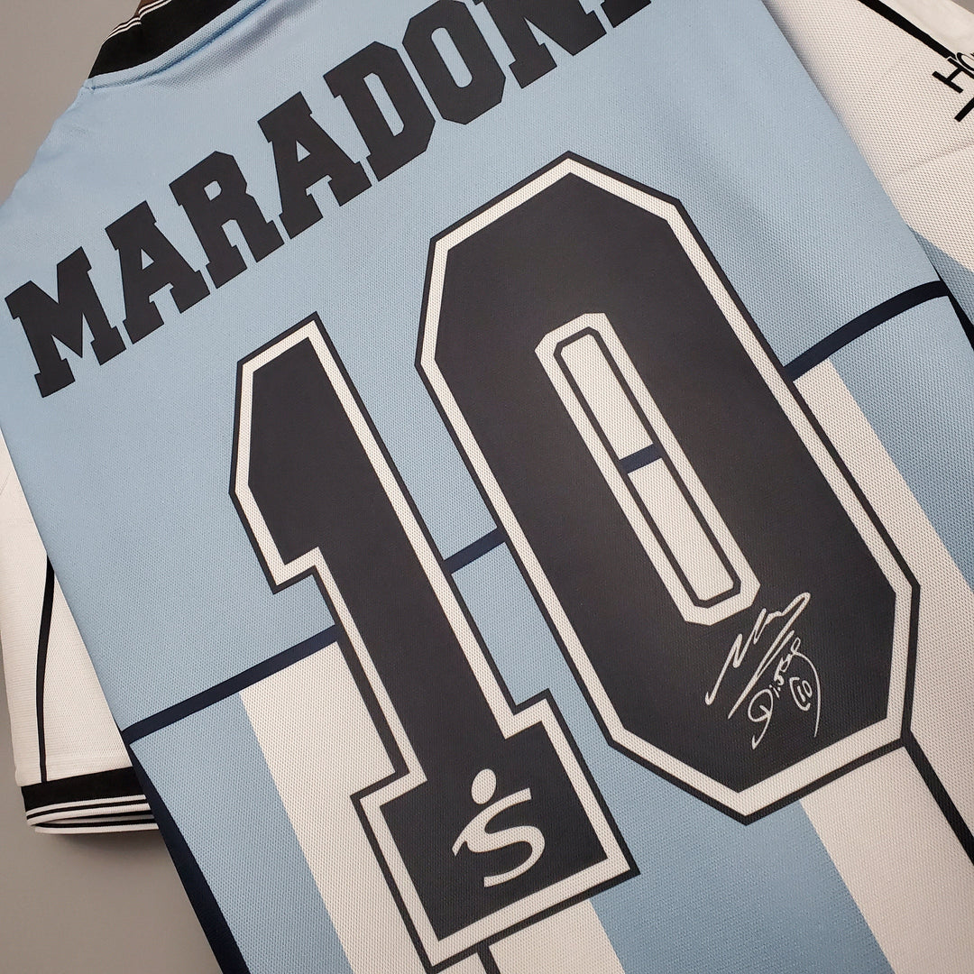 Argentiina  2001 MARADONA