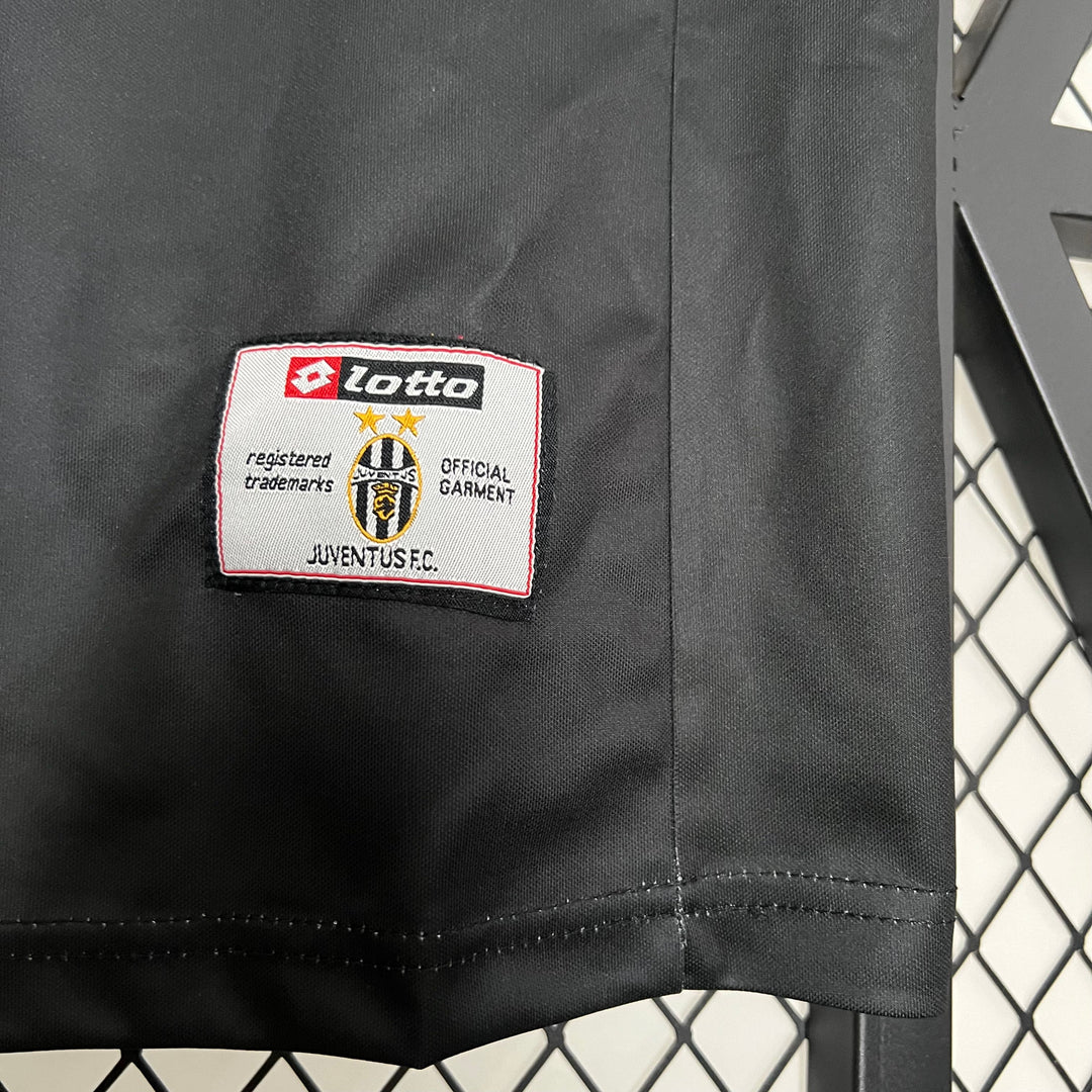 JUVENTUS 2001 - 2002 VIERASPAITA