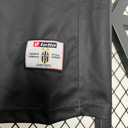 JUVENTUS 2001 - 2002 VIERASPAITA
