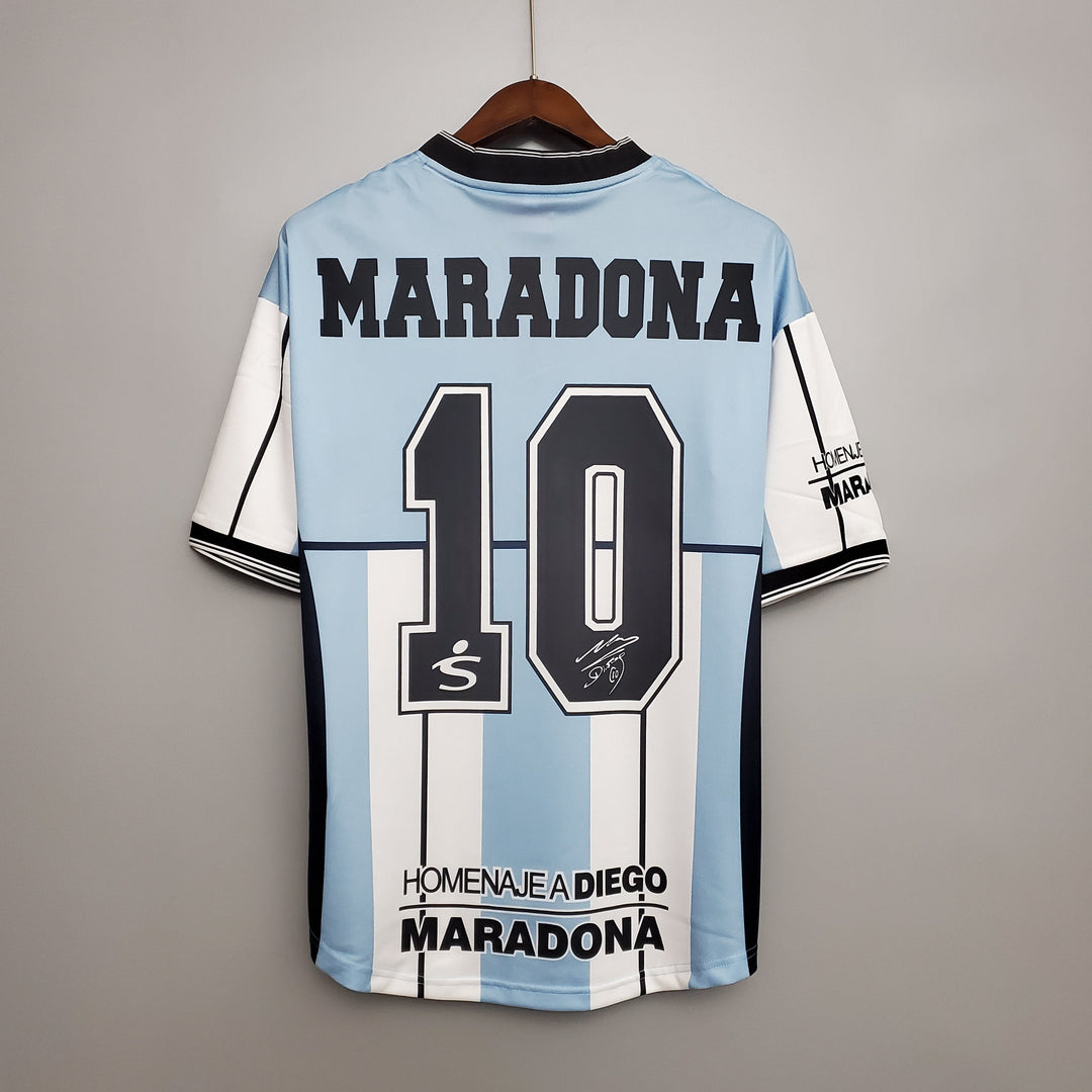 Argentiina  2001 MARADONA
