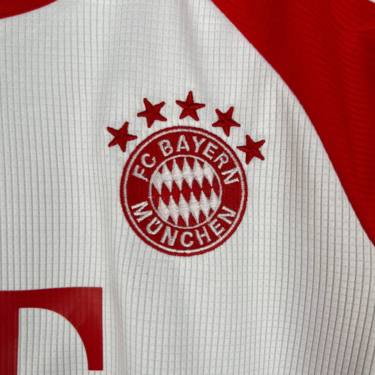 BAYERN MÜNCHEN 2023 - 2024 KOTIPAITA LAPSET