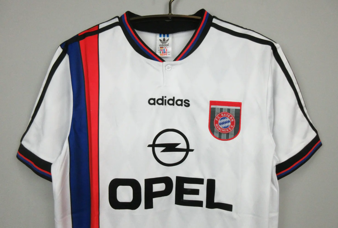 BAYERN MÜNCHEN 1995 - 1996 VIERASPAITA