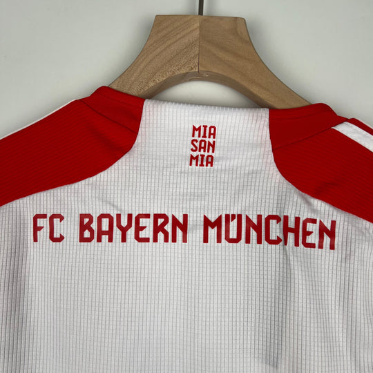BAYERN MÜNCHEN 2023 - 2024 KOTIPAITA LAPSET
