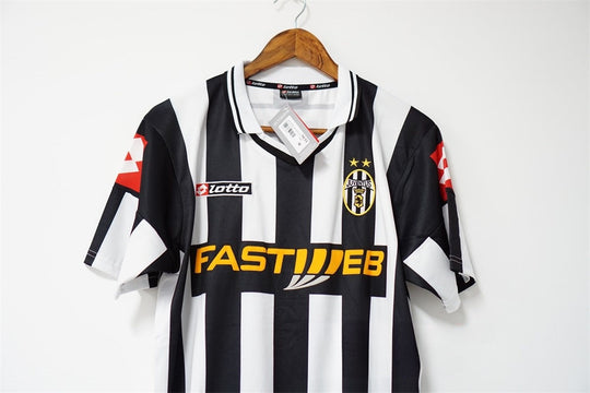 JUVENTUS 2001 - 2002 KOTIPAITA
