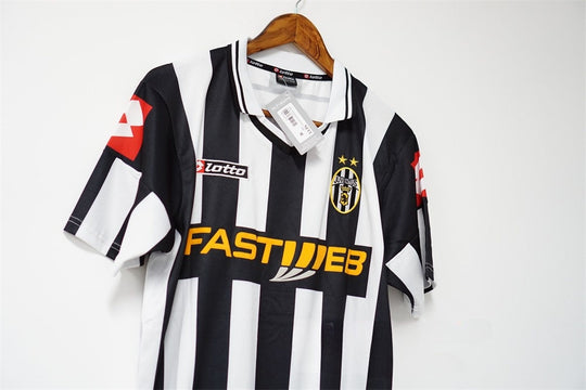 JUVENTUS 2001 - 2002 KOTIPAITA