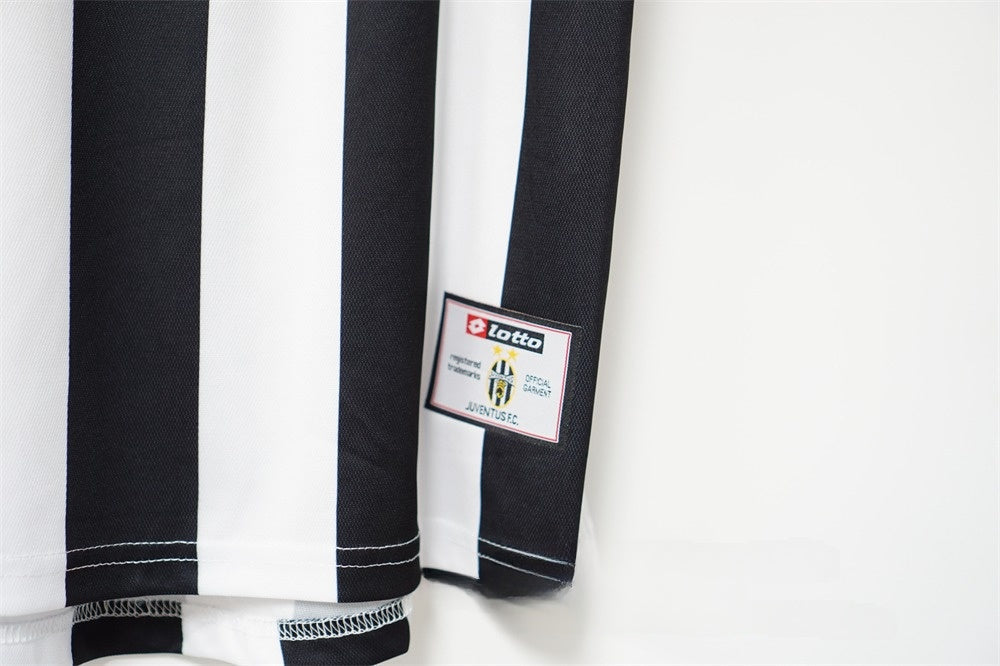 JUVENTUS 2001 - 2002 KOTIPAITA