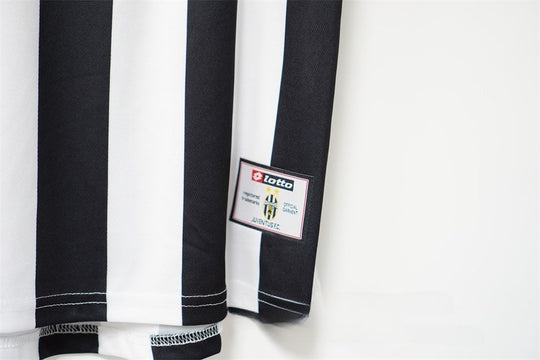 JUVENTUS 2001 - 2002 KOTIPAITA