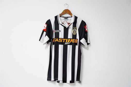 JUVENTUS 2001 - 2002 KOTIPAITA