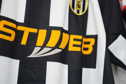 JUVENTUS 2001 - 2002 KOTIPAITA